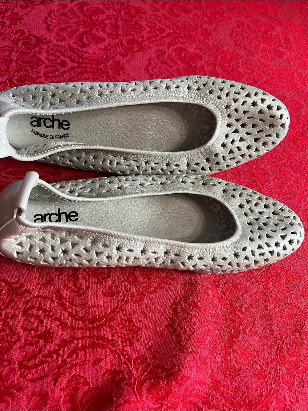 Arche Women's Perforated Leather Ballet Flats EU 40 Gray Made in France Comfort